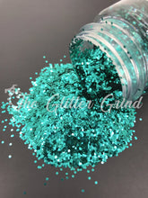 Load image into Gallery viewer, Turquoise/teal basic metallic chunky cut polyester glitter