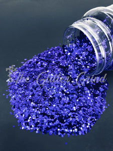 Steel blue 1/24 size chunky basic metallic glitter. Polyester glitter 2 oz by weight. Bottled glitter.